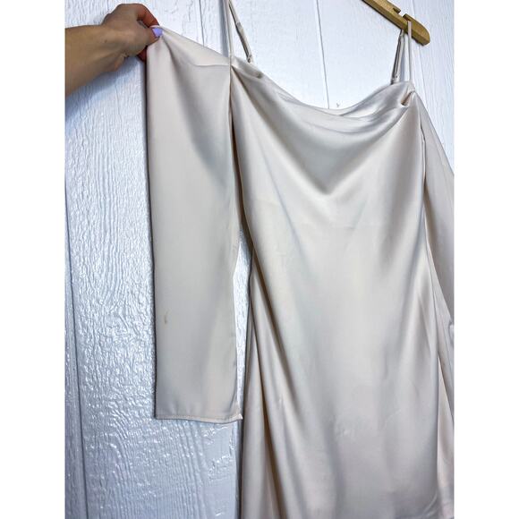 EVER NEW Evangelina Draped Whited Satin Cold Shoulder Dress US 4 NWT - Picture 4 of 16
